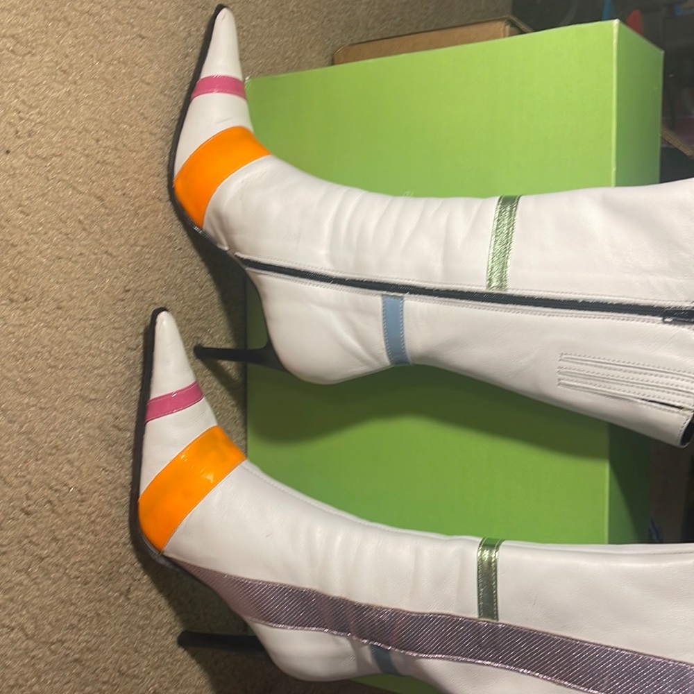 Classic multicolored vintage pointy toe mid calf boot! Colorful and playful!